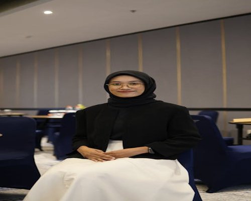 Portrait of smiling indian business woman